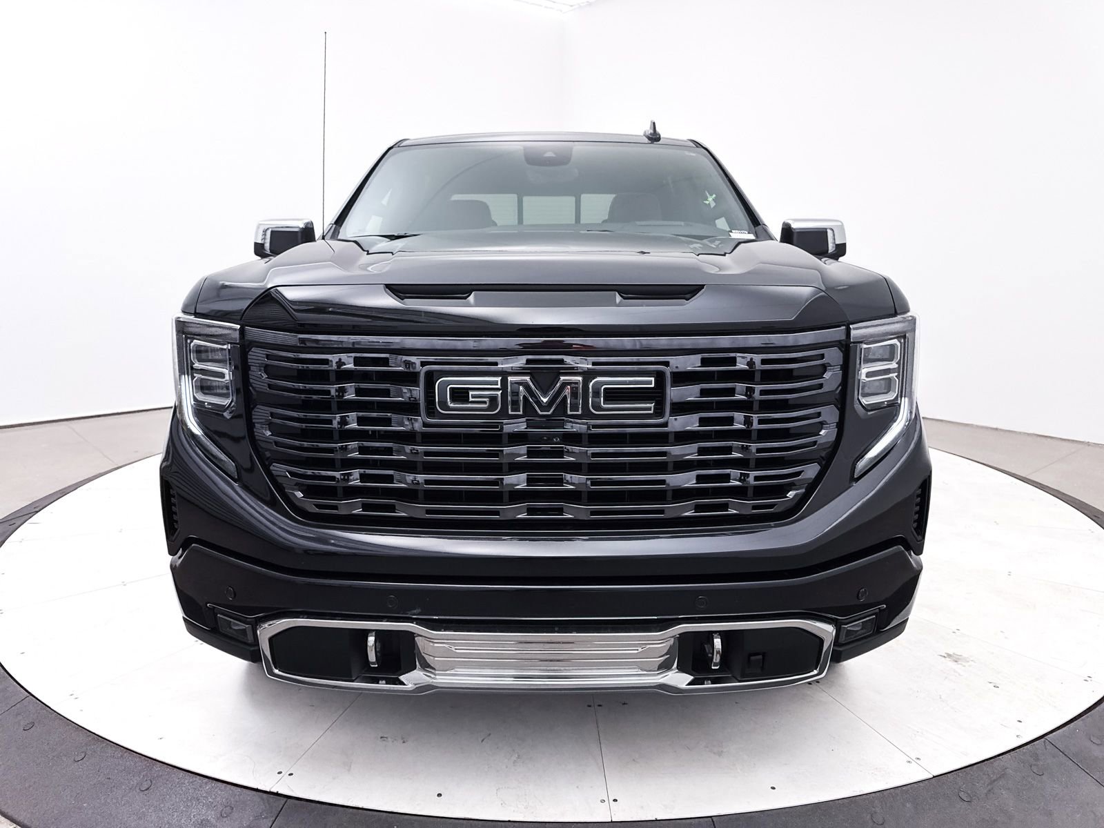 Used 2025 GMC Sierra 1500 Denali Ultimate image 13