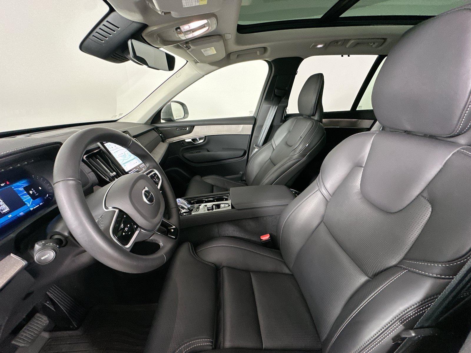 Certified 2026 Volvo XC90 B6 Ultra w/ Protection Package AWD/4WD image 31