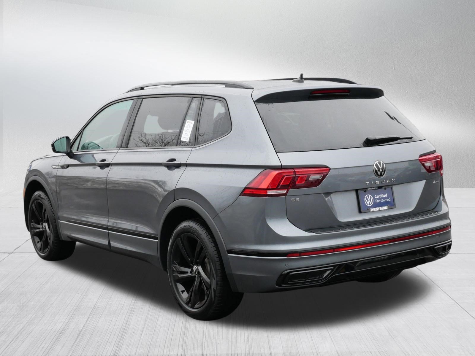 Certified 2023 Volkswagen Tiguan SE R-Line image 5