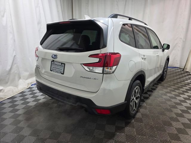 Used 2019 Subaru Forester Premium w/ All-Weather Package image 4