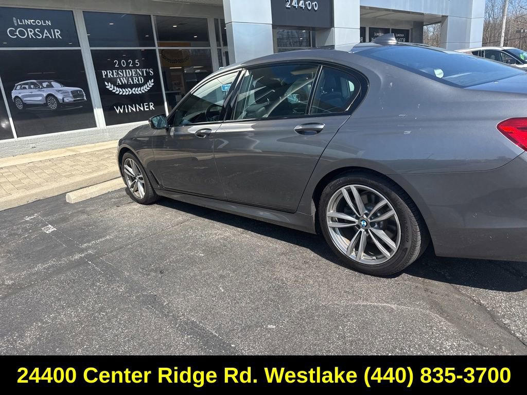 Used 2017 BMW 750i xDrive AWD/4WD image 9