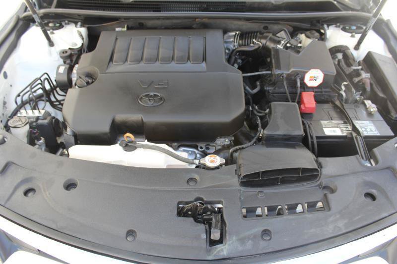 Used 2018 Toyota Avalon Touring w/ Carpet Mat Package FWD image 46
