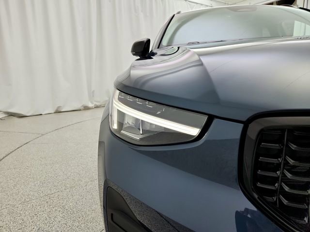 New 2026 Volvo XC40 B5 Core w/ Climate Package image 25