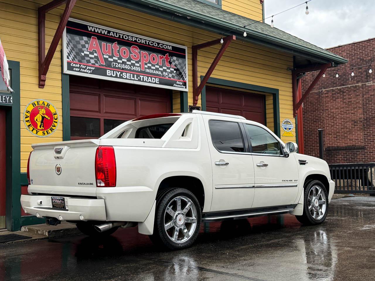 Used 2013 Cadillac Escalade EXT Luxury image 4