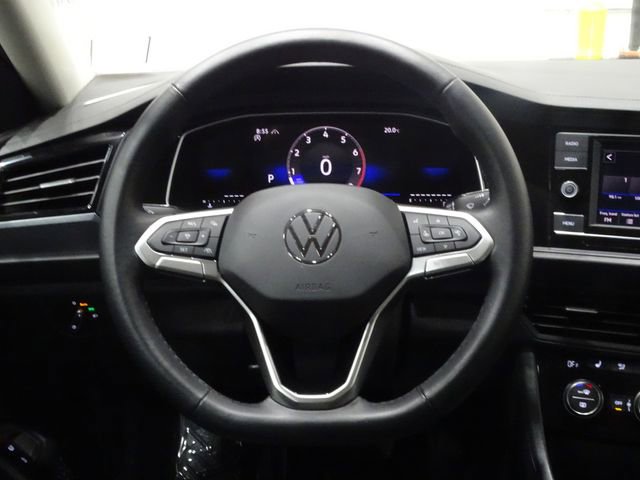 Used 2024 Volkswagen Jetta SE image 20