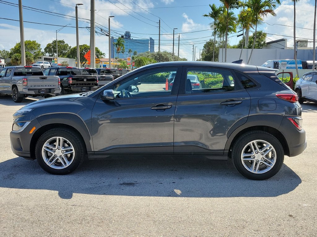Used 2022 Hyundai Kona SE w/ Cargo Package FWD image 11