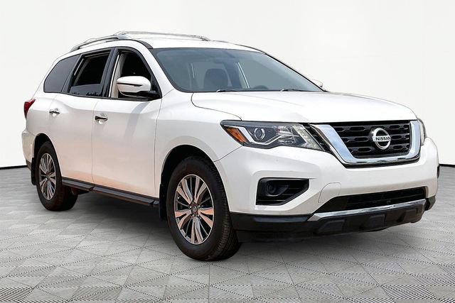 Used 2018 Nissan Pathfinder S FWD image 1