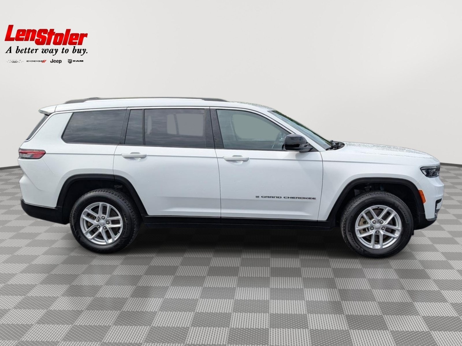 Used 2023 Jeep Grand Cherokee L Laredo RWD image 6