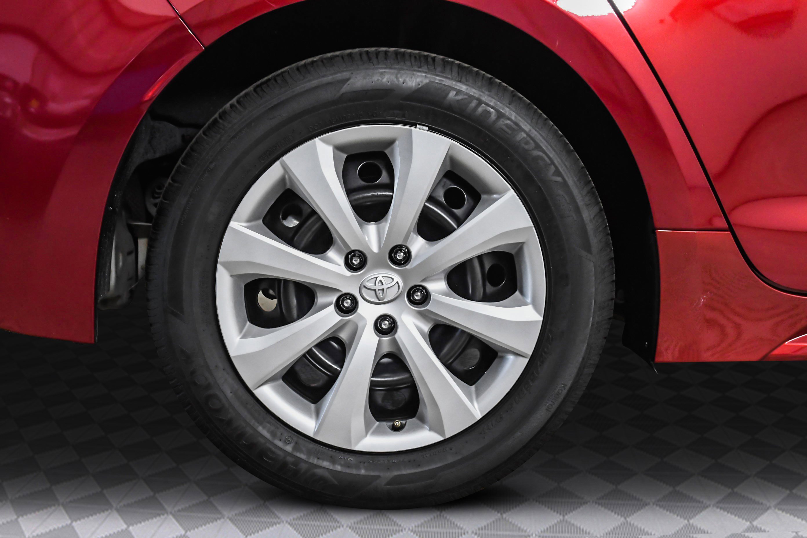 Used 2025 Toyota Corolla LE image 30