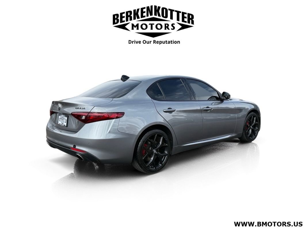 Used 2021 Alfa Romeo Giulia Ti w/ Nero Edizione image 3