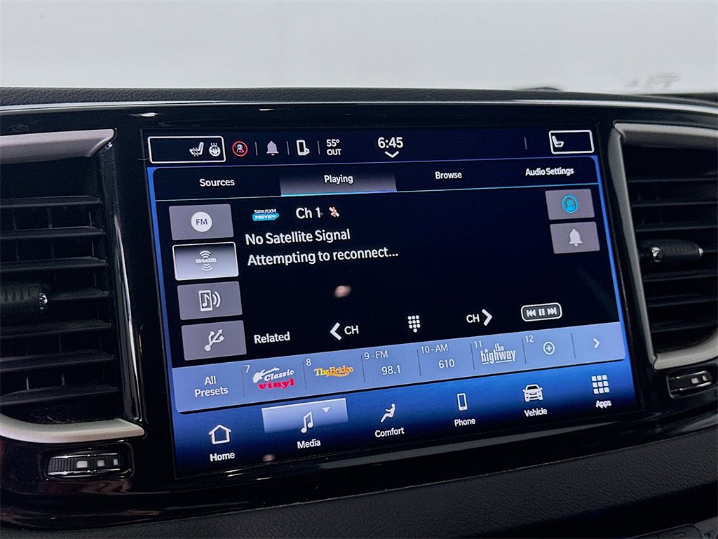 Used 2022 Chrysler Pacifica Touring-L image 31