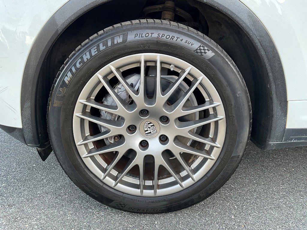 Used 2013 Porsche Cayenne 6-Speed Manual image 47