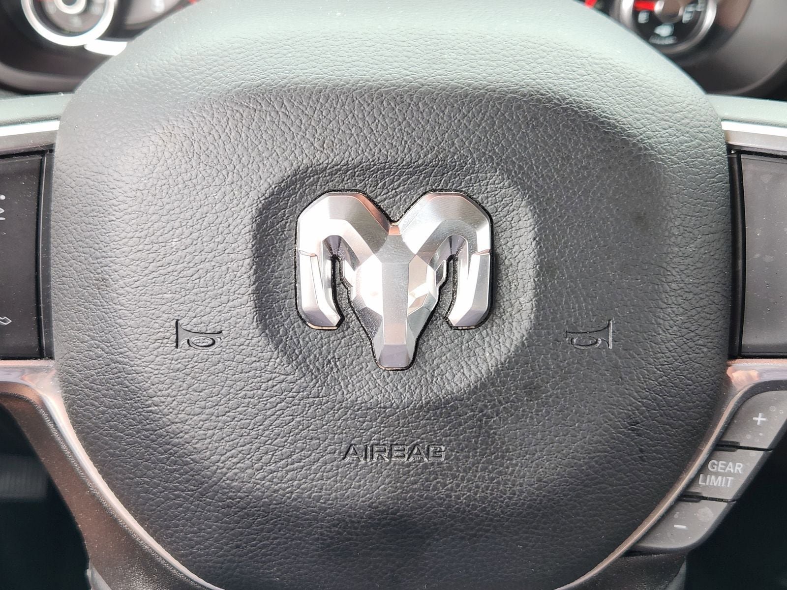 Used 2023 RAM 2500 Laramie AWD/4WD image 39