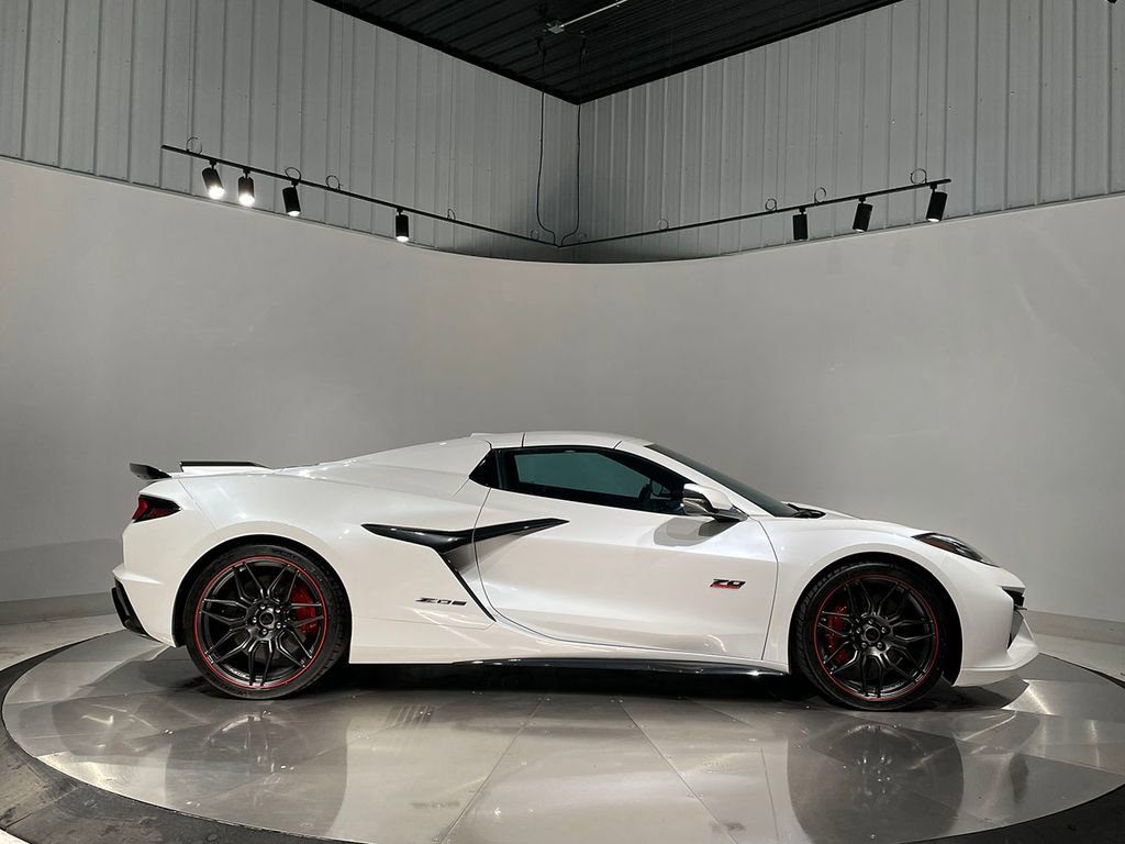 Used 2023 Chevrolet Corvette Z06 image 4