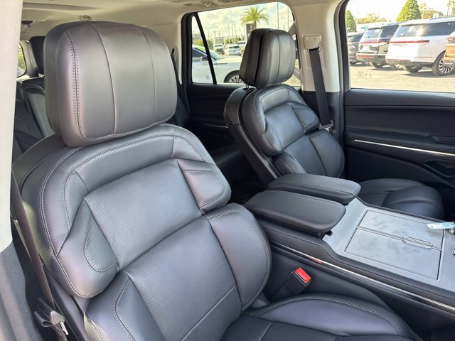 New 2026 Lincoln Navigator L Reserve AWD/4WD image 19