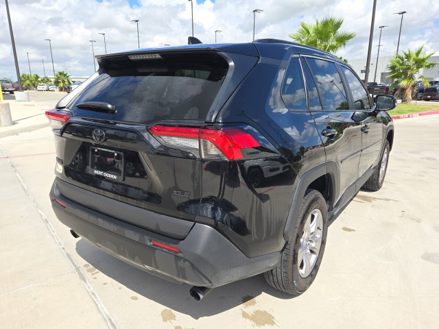 Used 2025 Toyota RAV4 XLE w/ Convenience Package FWD image 5