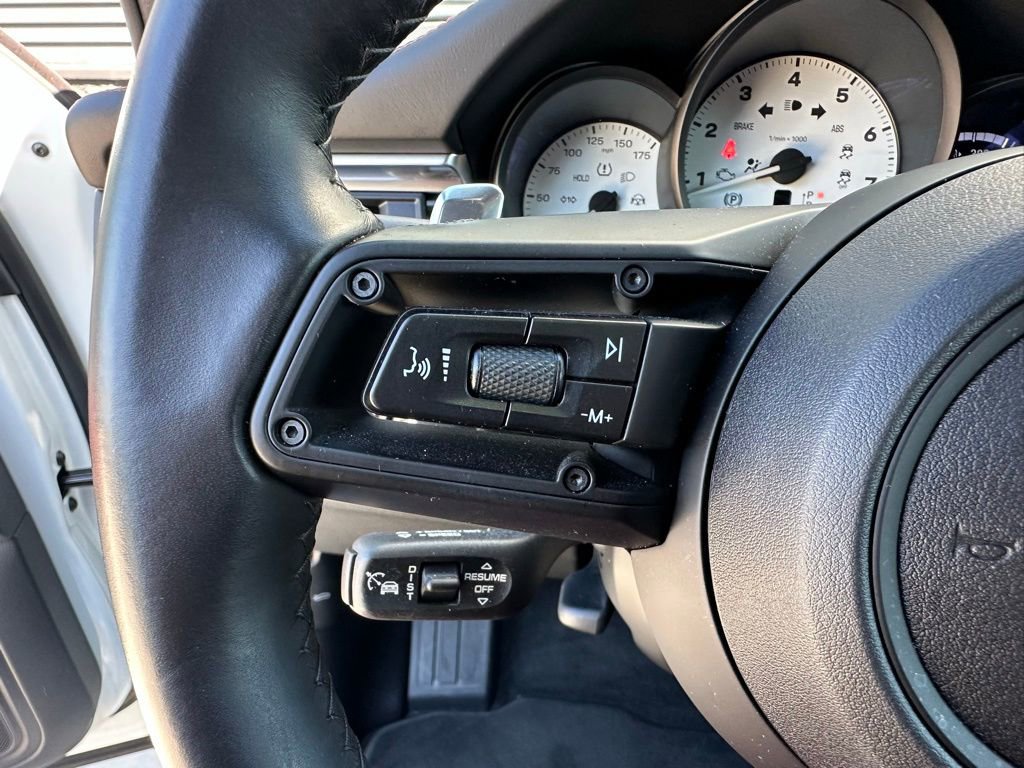 Certified 2023 Porsche Macan S image 19