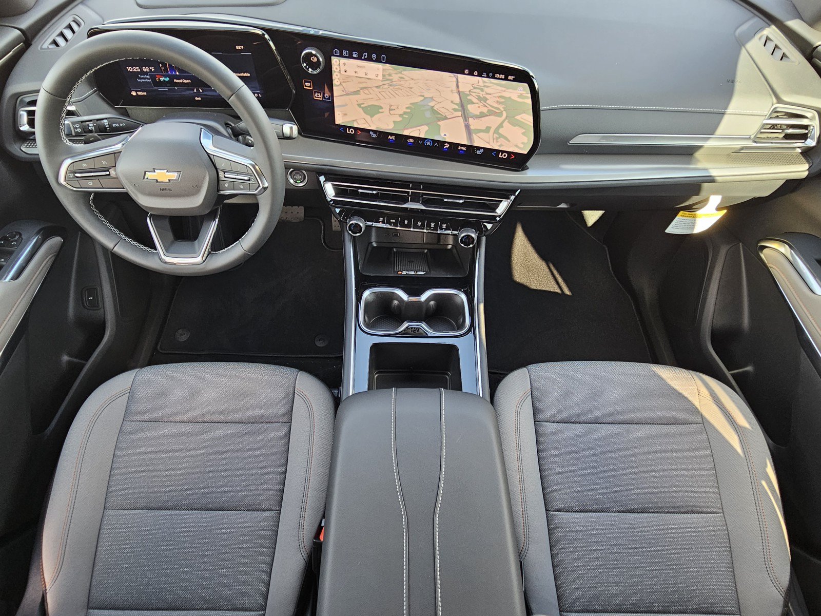 New 2027 Chevrolet Traverse LT w/ Driver Confidence Package FWD image 18
