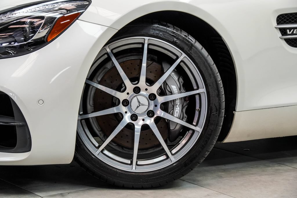 Used 2018 Mercedes-Benz AMG GT Roadster image 4