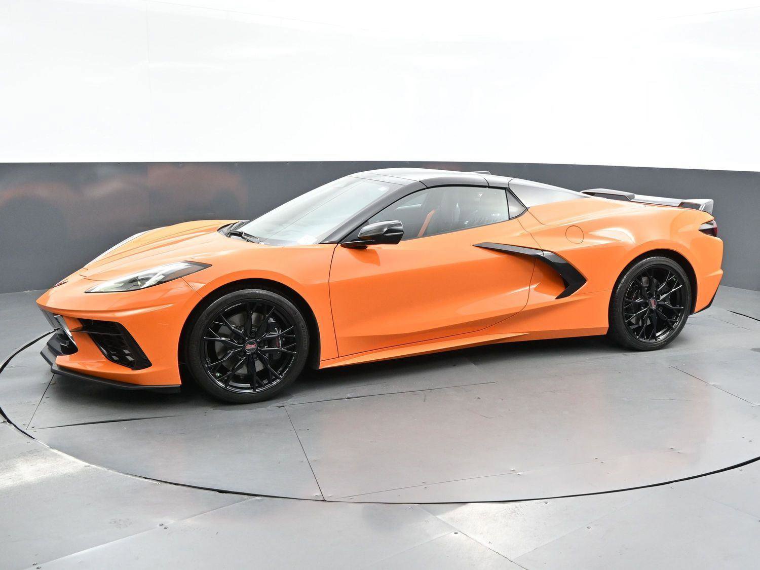 Used 2024 Chevrolet Corvette Stingray Premium Conv w/ Z51 Performance Package RWD image 3