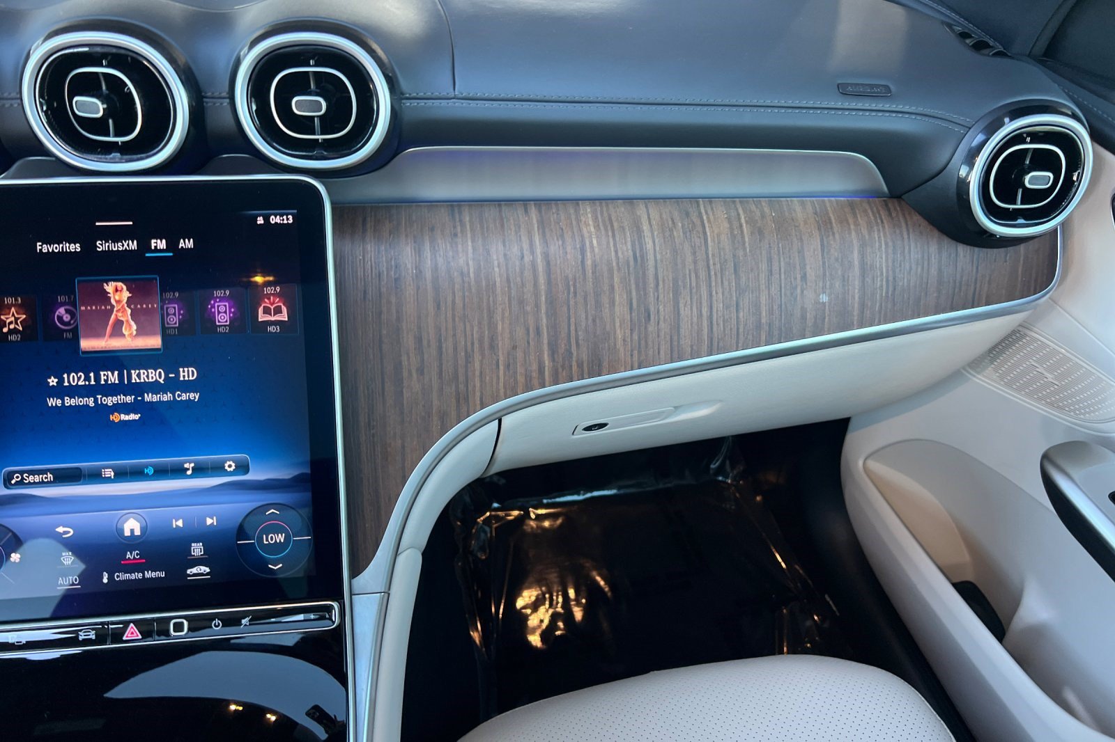 Certified 2024 Mercedes-Benz GLC 300 4MATIC image 31