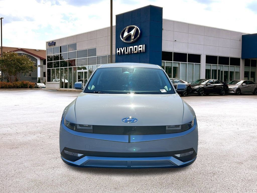 Certified 2023 Hyundai Ioniq 5 SE w/ Cargo Package image 8