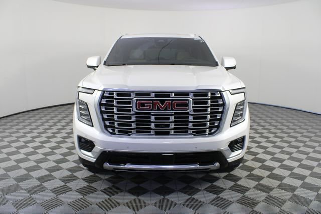 Used 2025 GMC Yukon Denali w/ Denali Reserve Package image 35