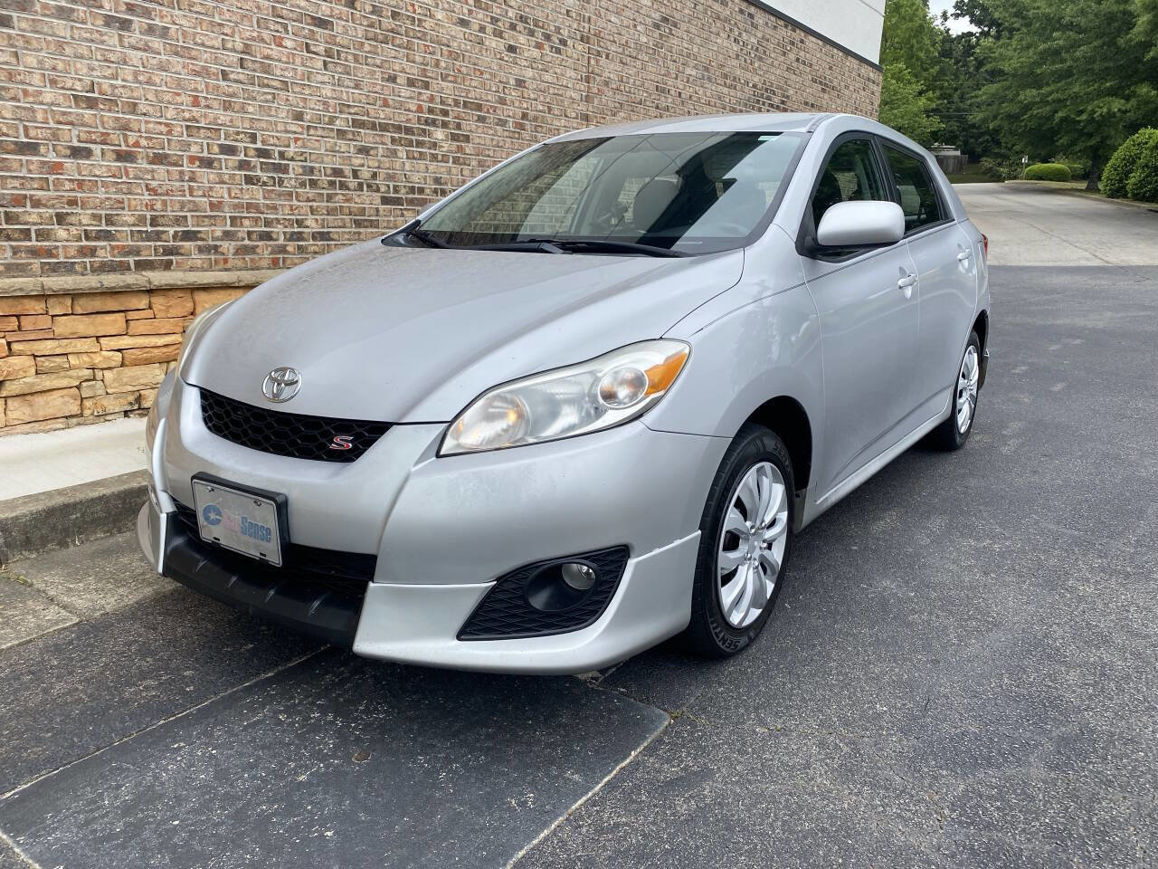 Used 2010 Toyota Matrix S AWD/4WD image 1