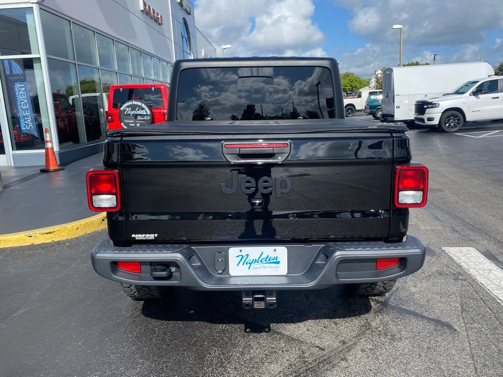 Used 2023 Jeep Gladiator Sport AWD/4WD image 8