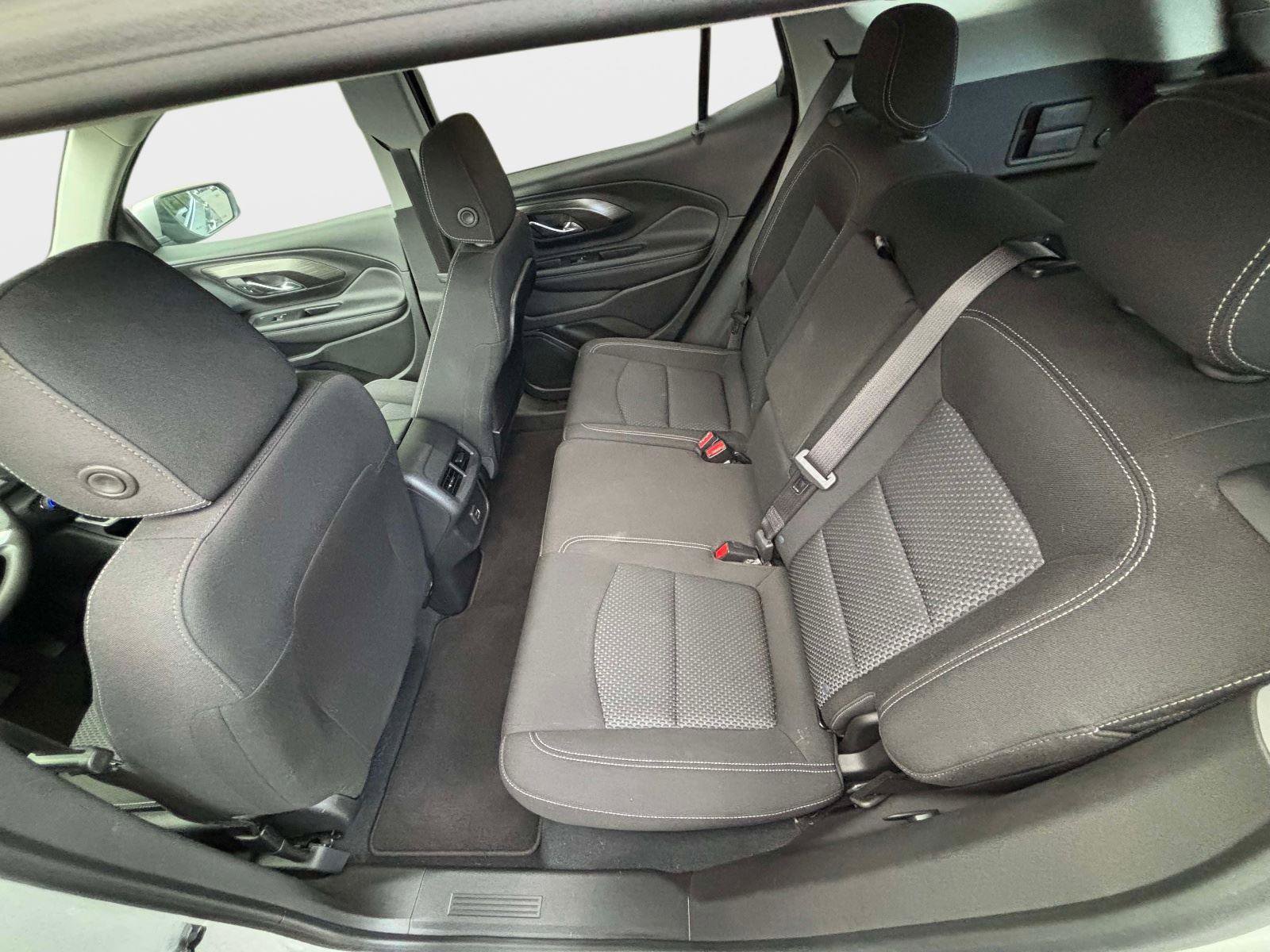 Used 2022 GMC Terrain SLE w/ Driver Convenience Package image 14