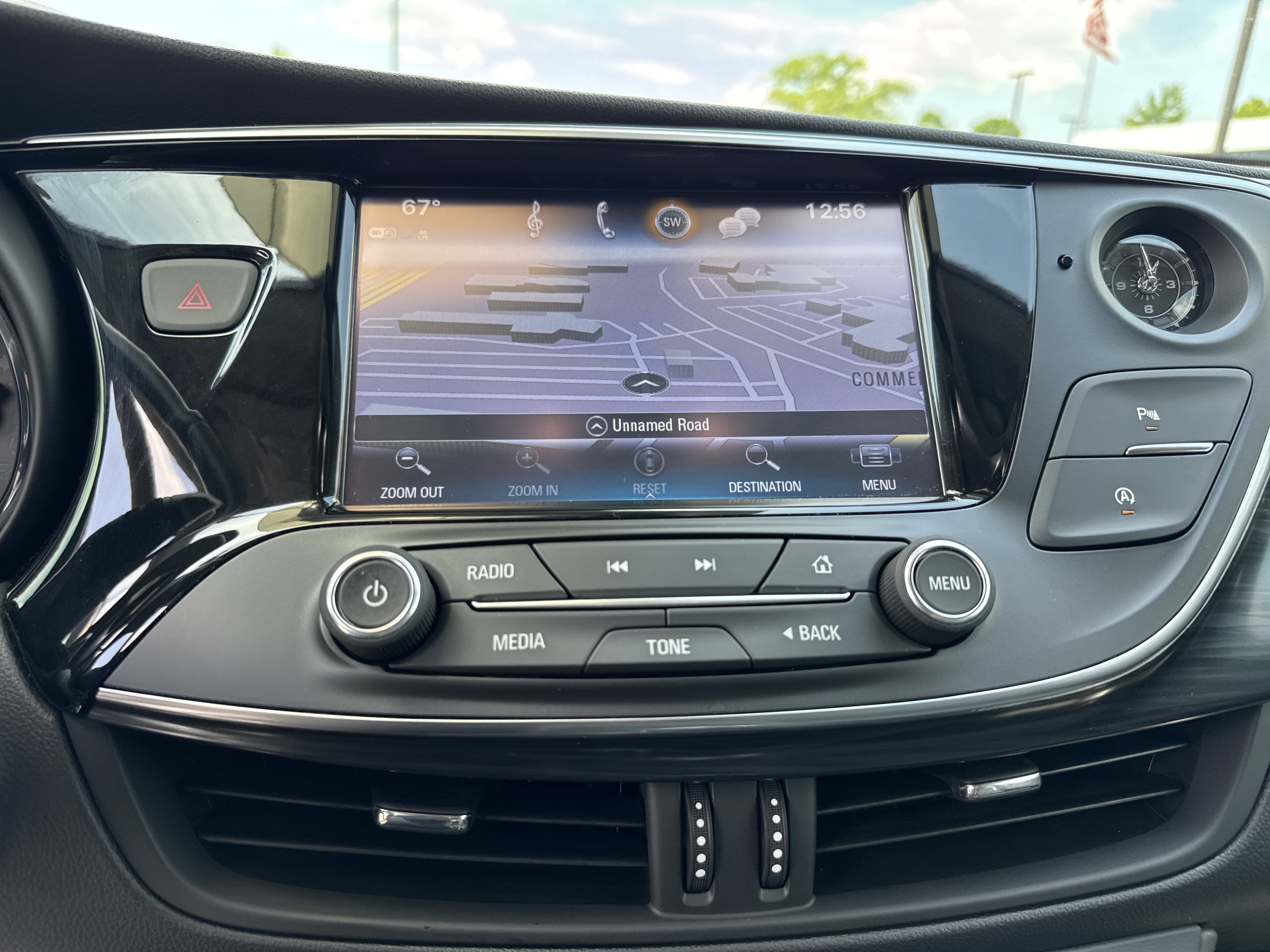 Used 2020 Buick Envision Essence FWD image 25