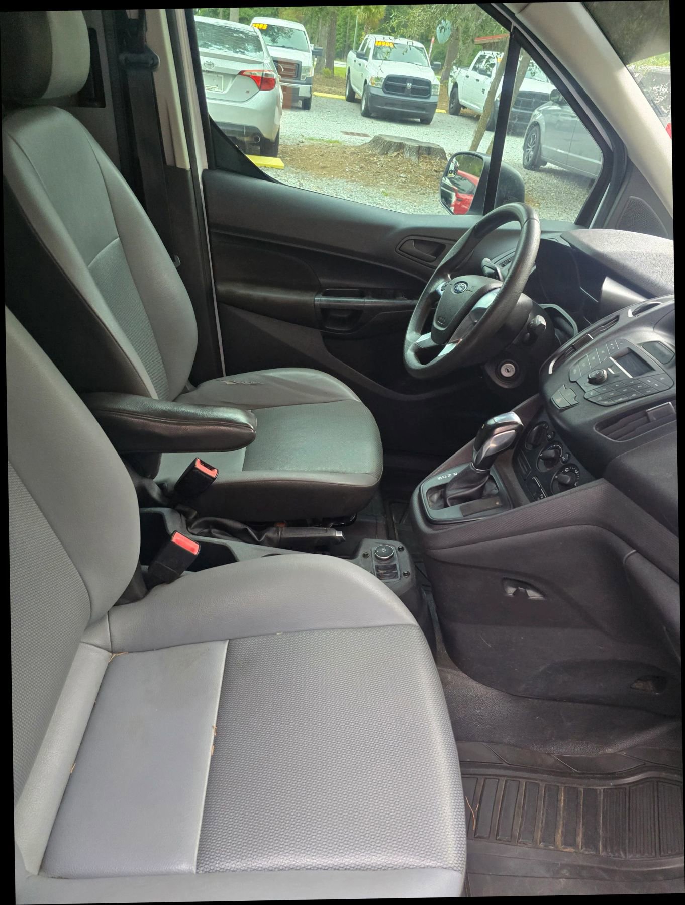 Used 2018 Ford Transit Connect XL FWD image 17