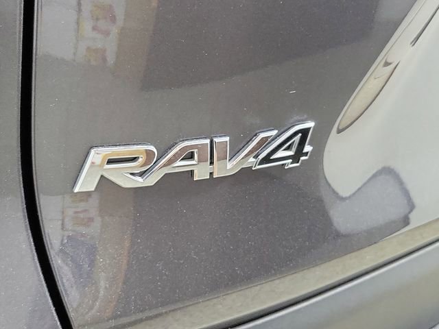 Used 2025 Toyota RAV4 XLE FWD image 9