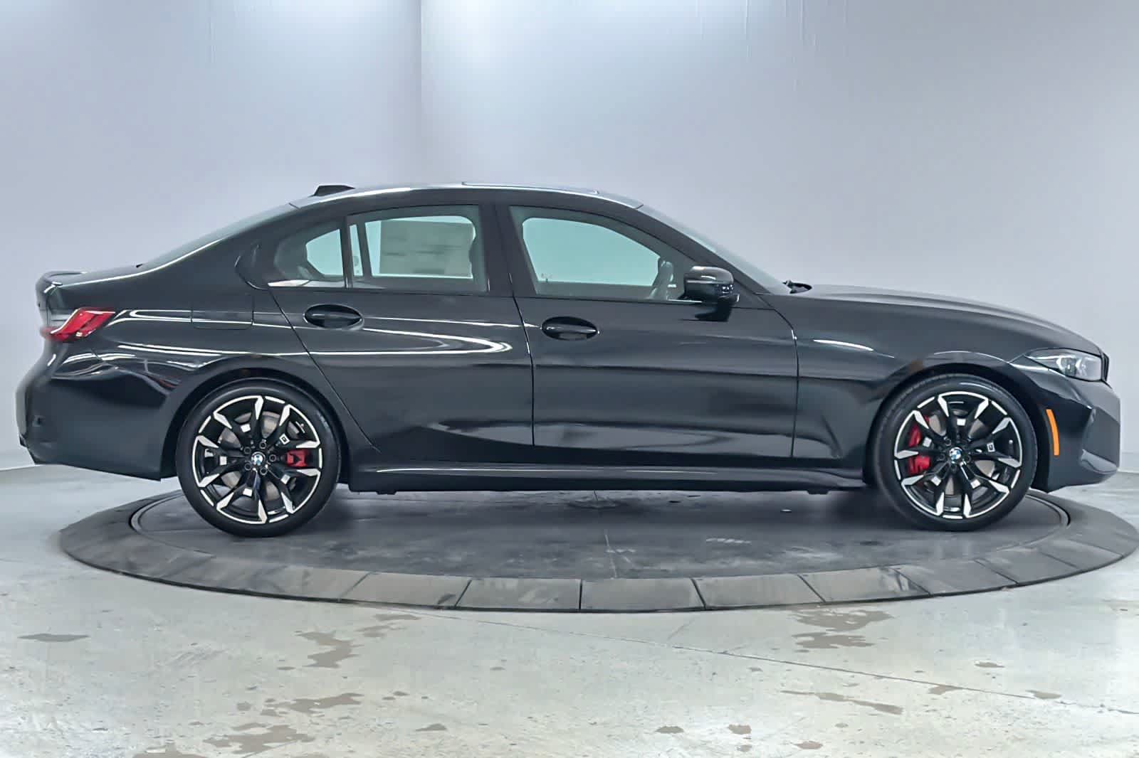 New 2026 BMW 330i xDrive Sedan w/ M Sport Package AWD/4WD image 8