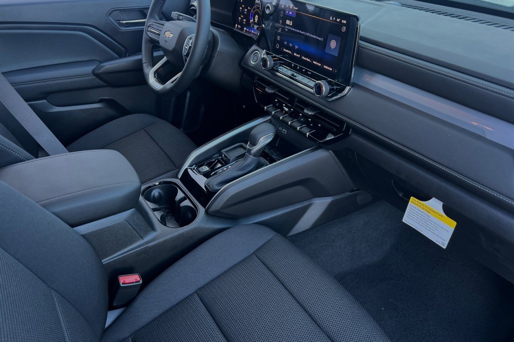New 2024 Chevrolet Colorado LT w/ LT Convenience Package image 12