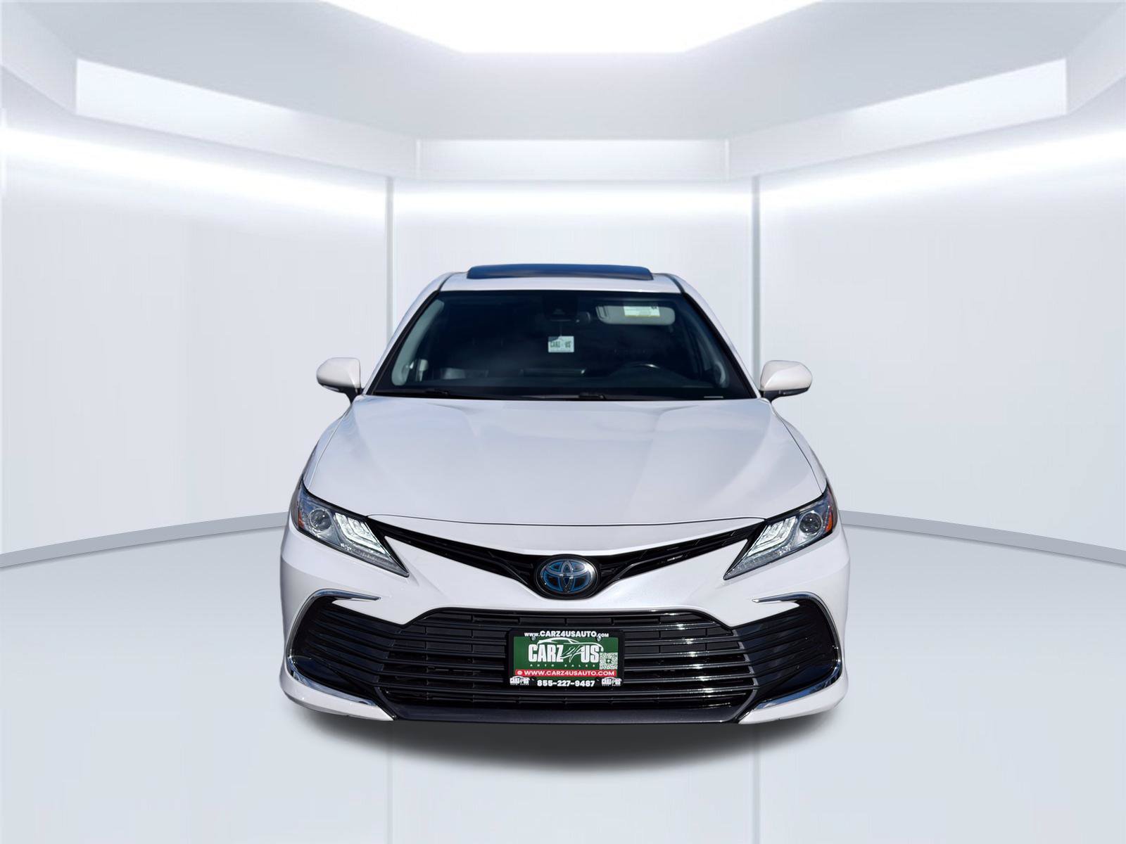 Used 2021 Toyota Camry XLE w/ Navigation Upgrade Package FWD image 2