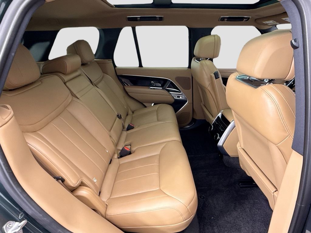 Used 2023 Land Rover Range Rover SE image 20