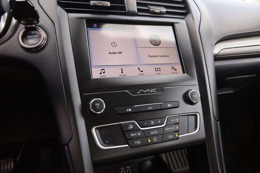 Used 2019 Ford Fusion SE w/ Equipment Group 151A image 16