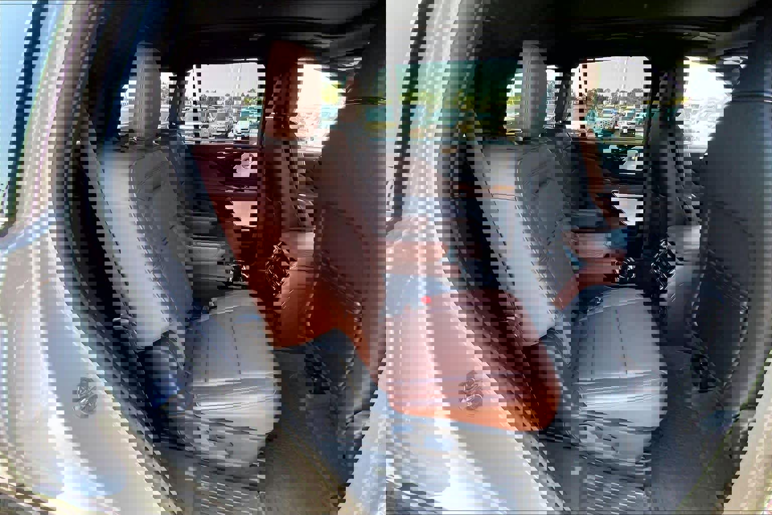 Used 2025 Lincoln Aviator Reserve w/ Equipment Group 201A image 19