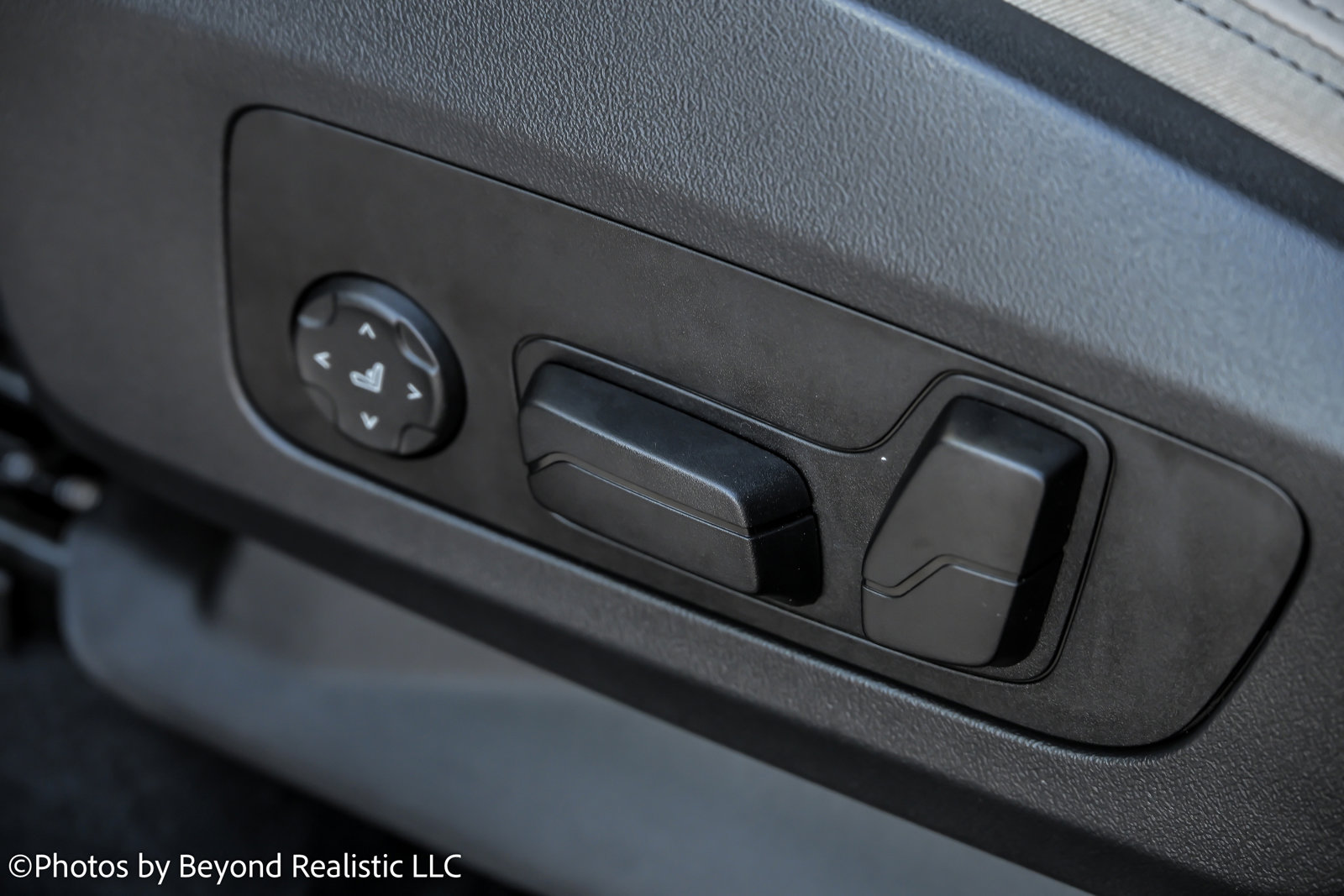 Used 2025 BMW X1 xDrive28i w/ Convenience Package image 34