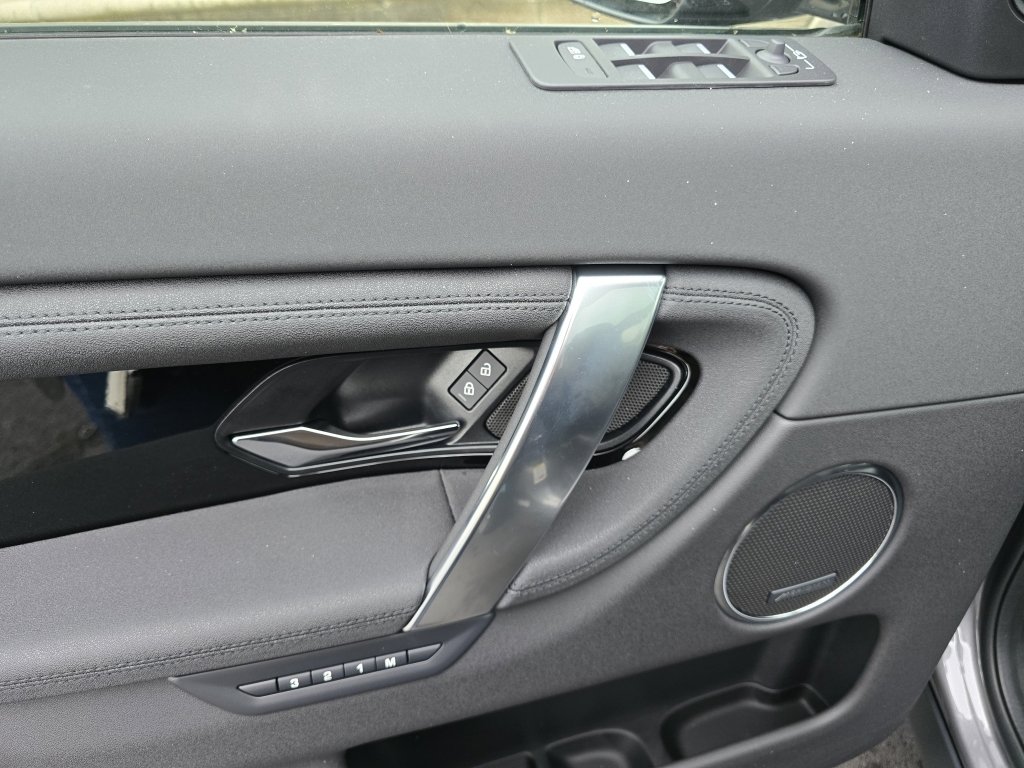 New 2025 Land Rover Discovery Sport S image 29