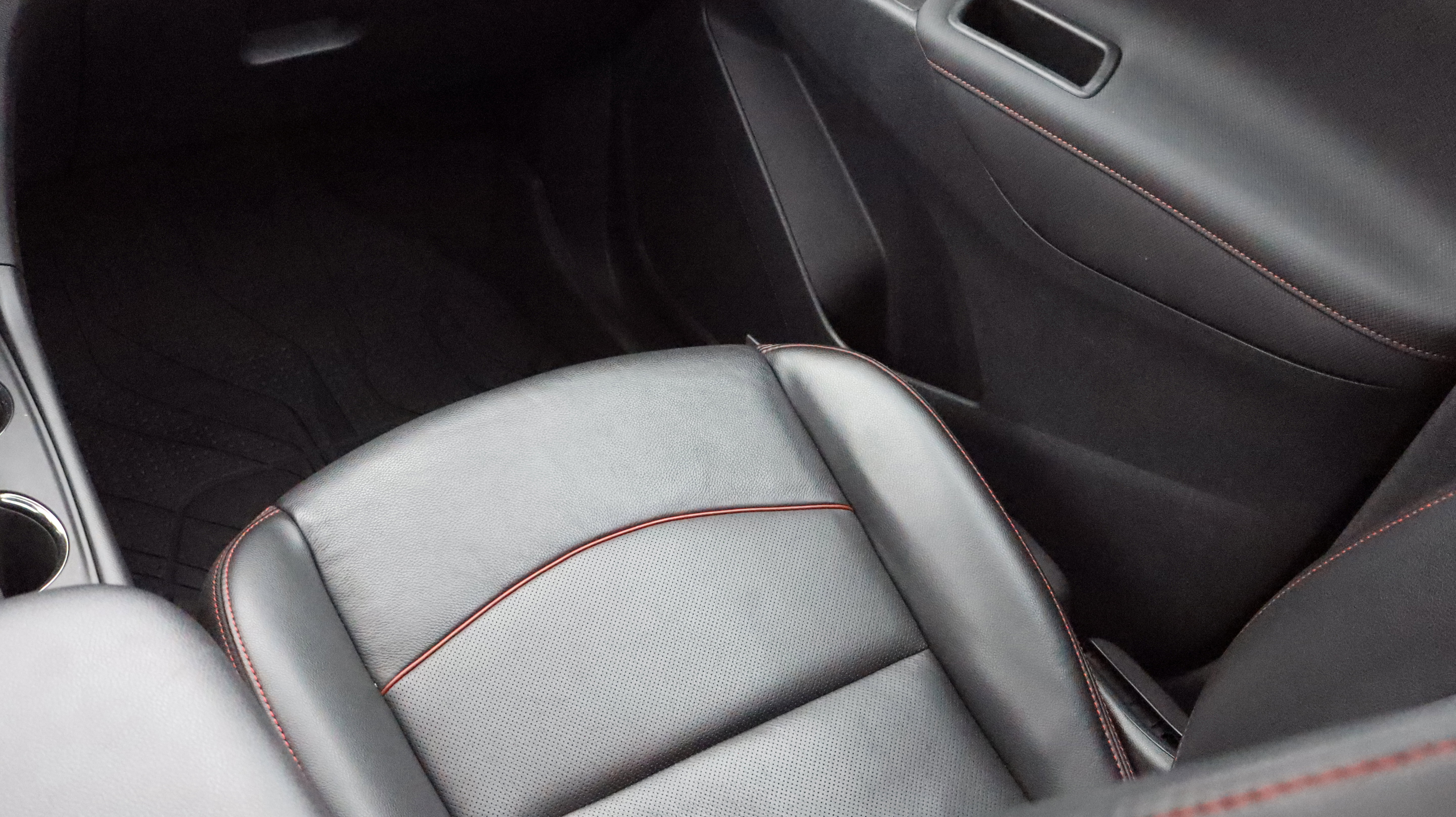 Certified 2023 Chevrolet Equinox RS w/ RS Leather Package image 12