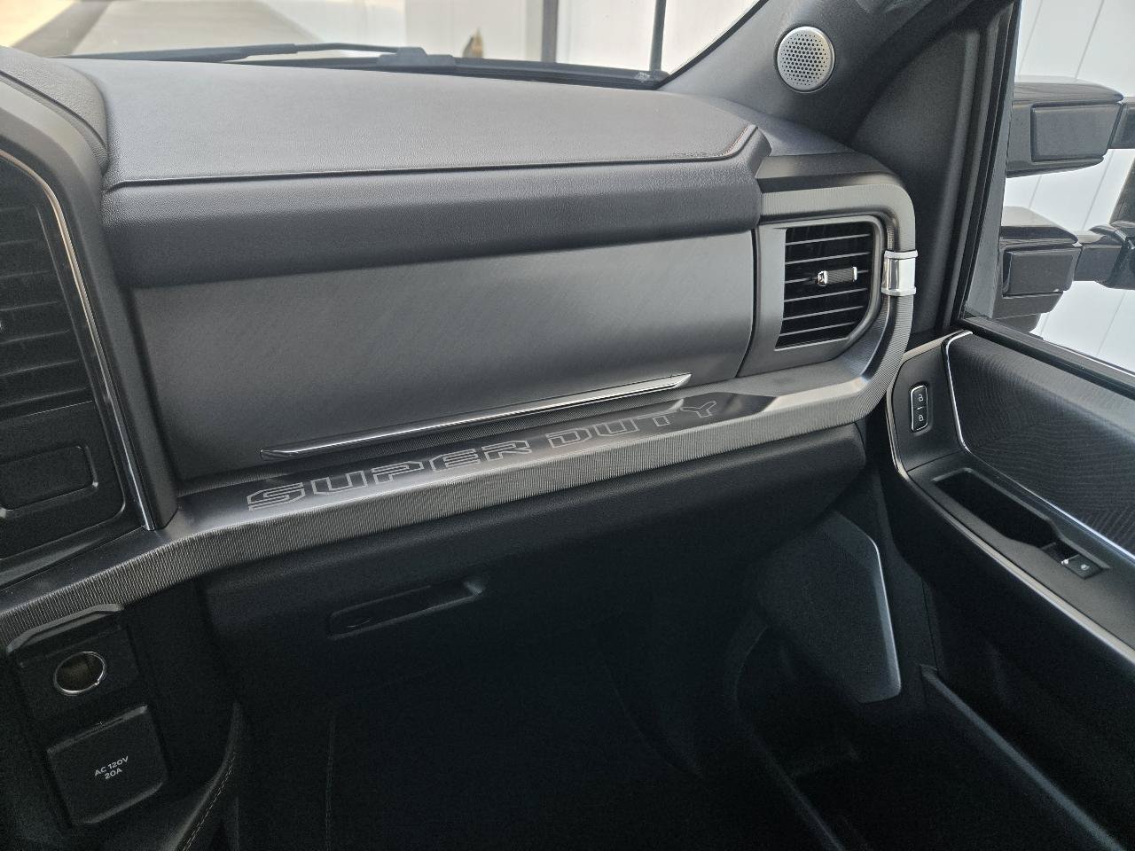 Used 2024 Ford F450 Platinum AWD/4WD image 31
