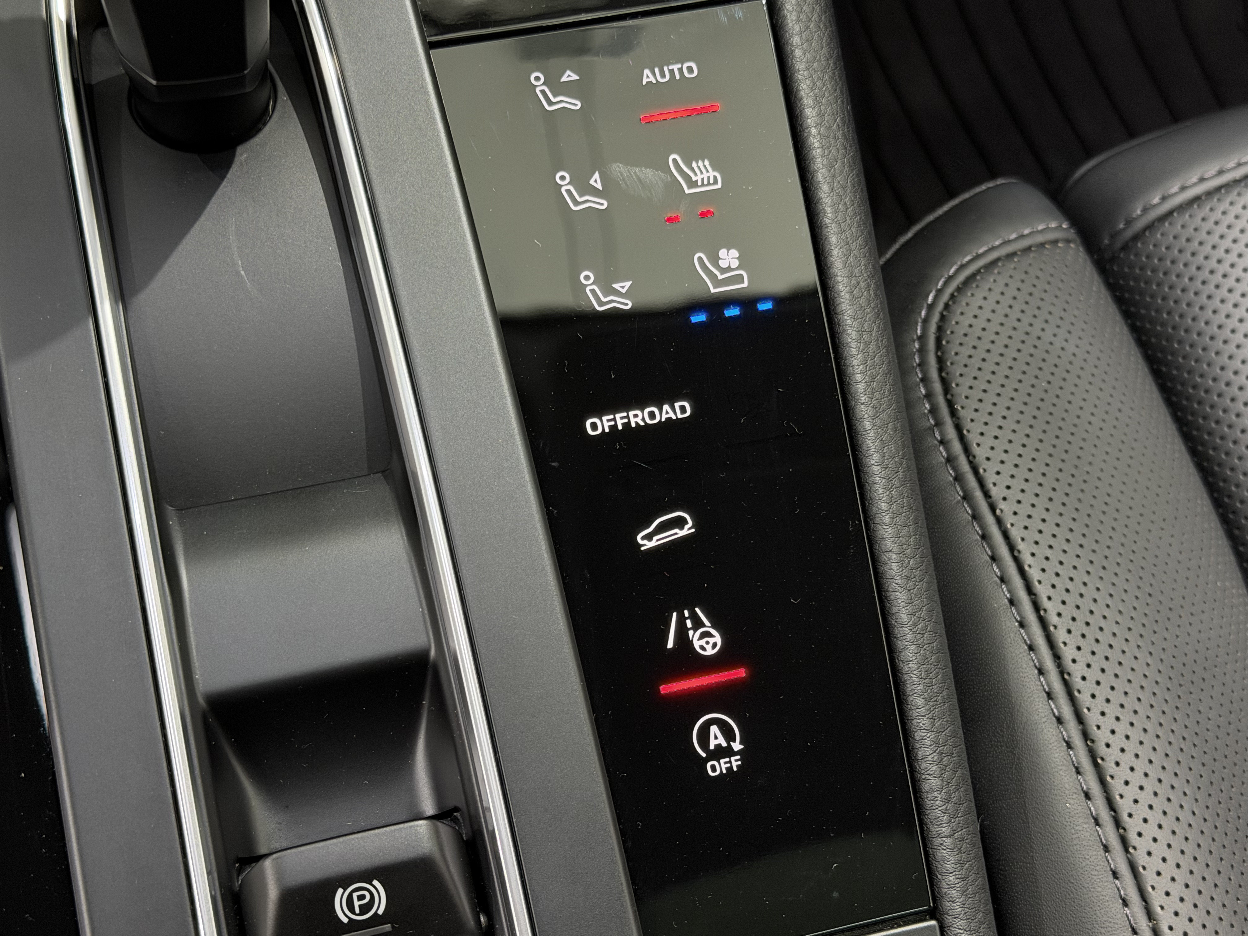 Certified 2026 Porsche Macan S AWD/4WD image 39