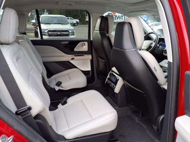 Used 2025 Lincoln Aviator Reserve w/ Equipment Group 201A image 7