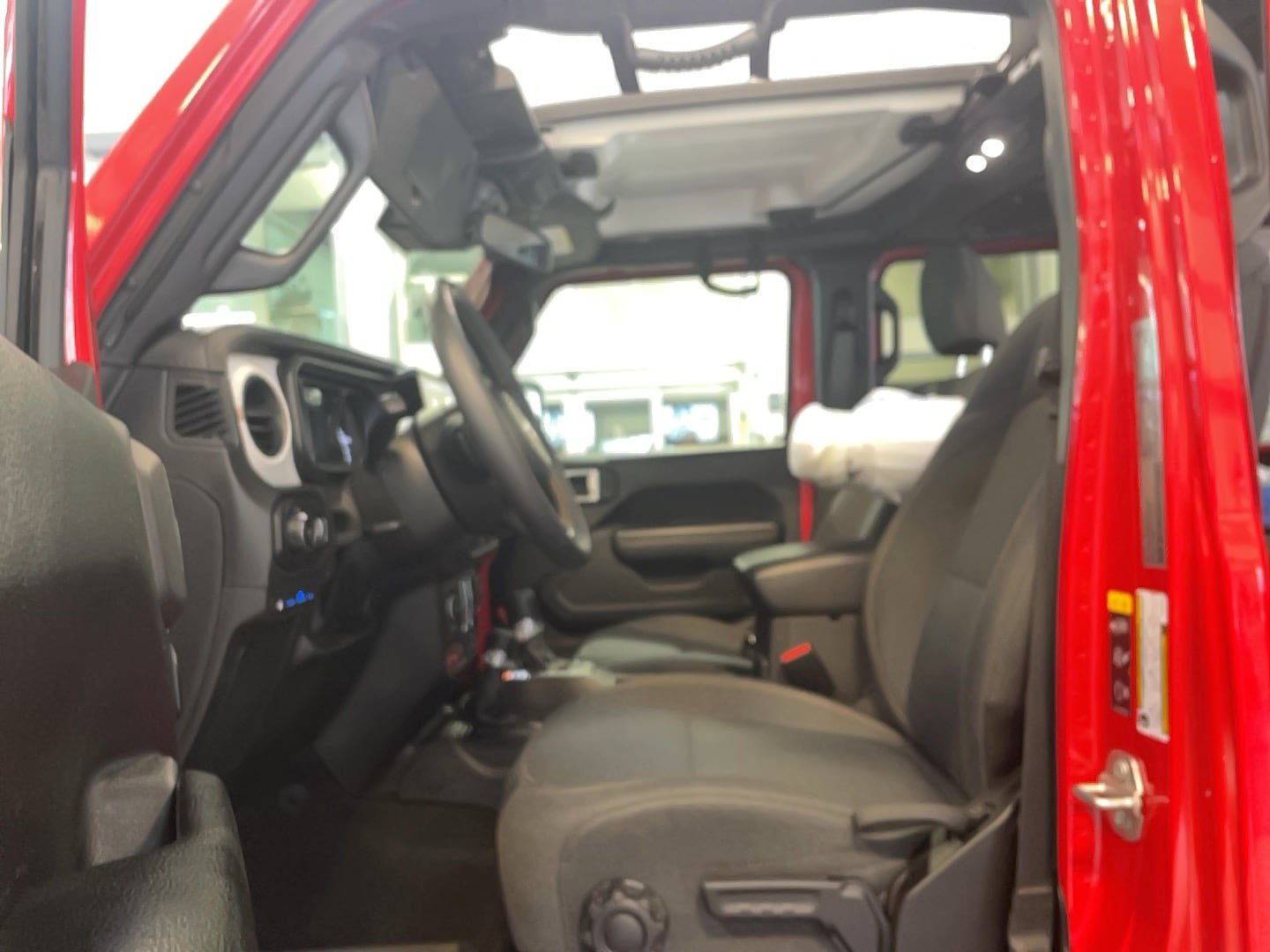Used 2024 Jeep Wrangler Unlimited AWD/4WD image 19
