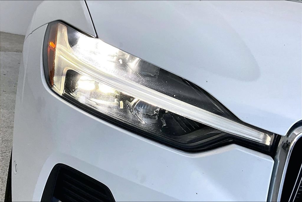 Used 2023 Volvo XC60 B5 Plus AWD/4WD image 34