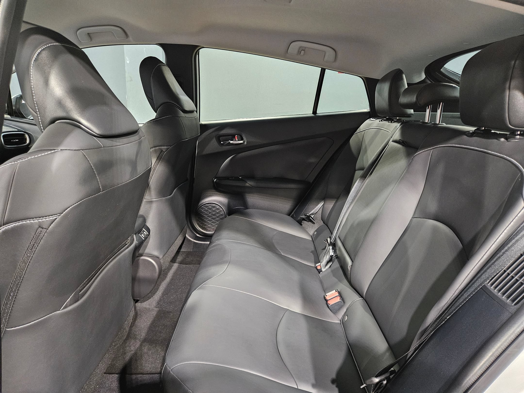Used 2021 Toyota Prius Prime Limited FWD image 36