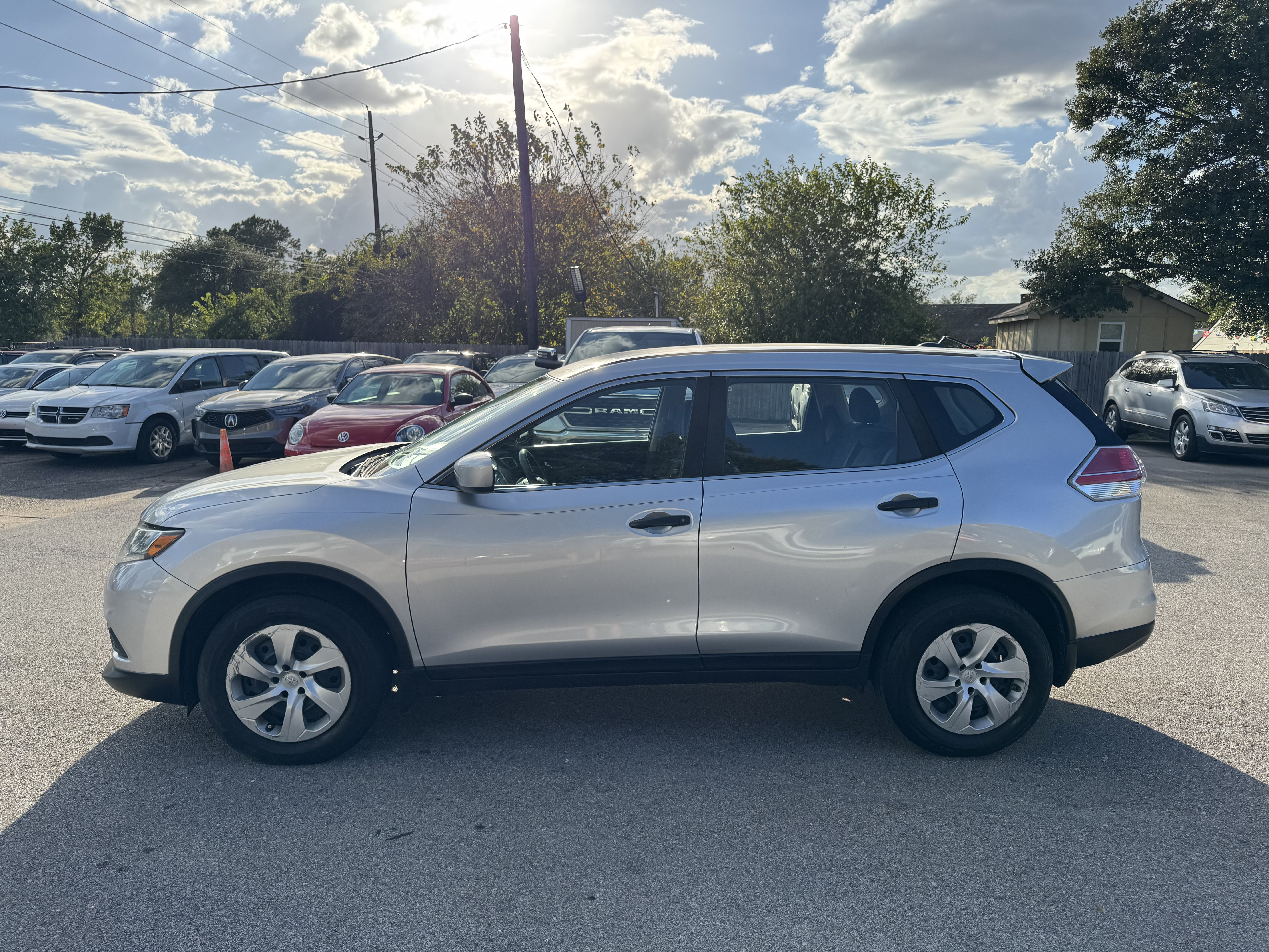 Used 2016 Nissan Rogue S FWD image 9