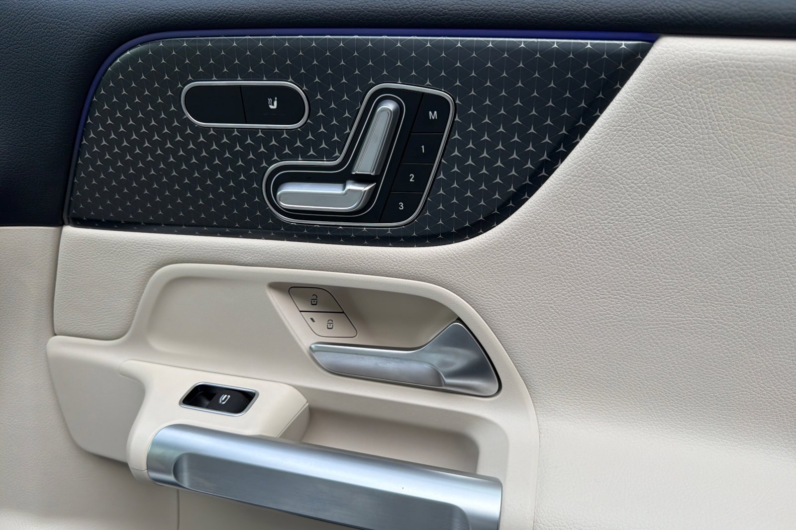 Certified 2025 Mercedes-Benz GLB 250 image 20